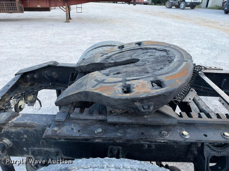 image for item FB8390 2000 International 8100 semi truck