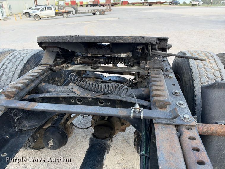 image for item FB8390 2000 International 8100 semi truck