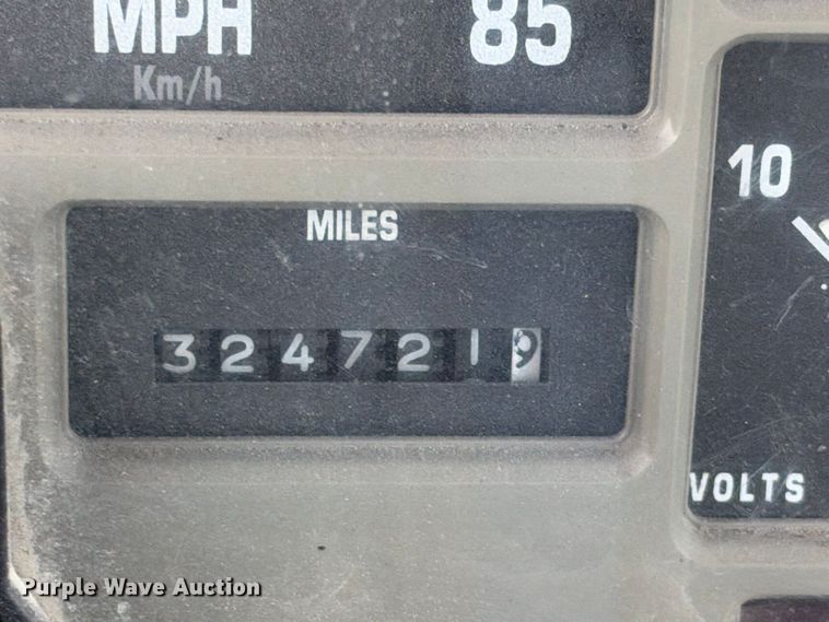 image for item FB8390 2000 International 8100 semi truck