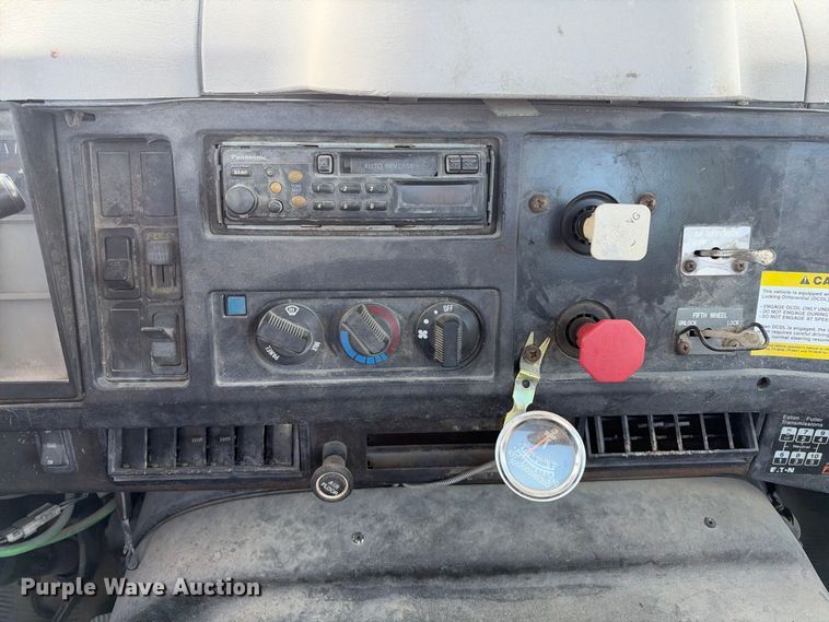 image for item FB8390 2000 International 8100 semi truck