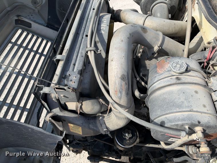 image for item FB8390 2000 International 8100 semi truck