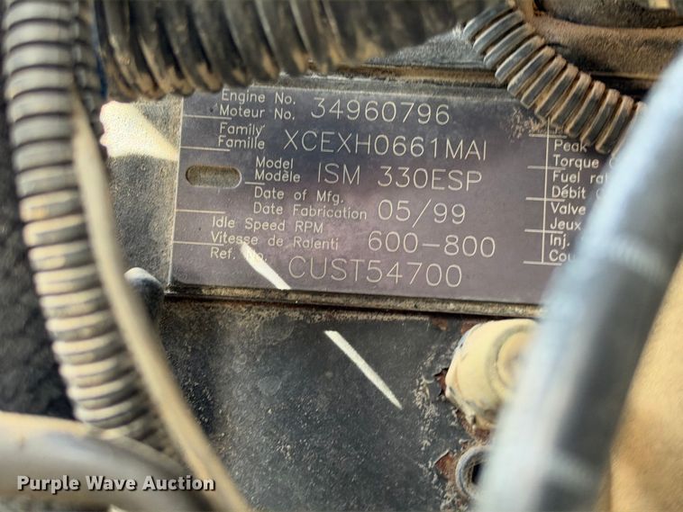 image for item FB8390 2000 International 8100 semi truck
