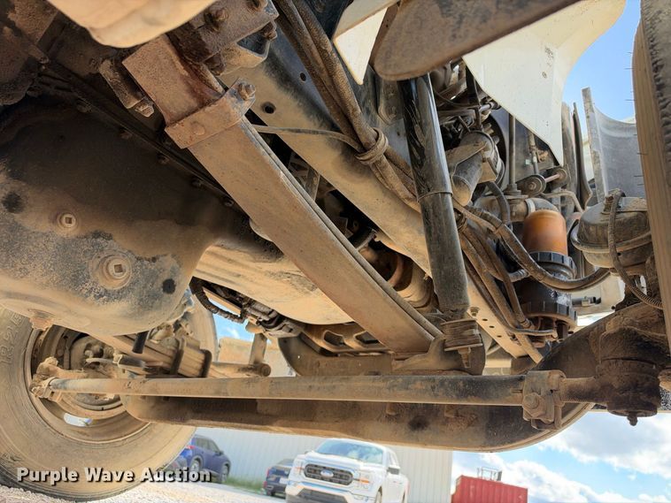 image for item FB8390 2000 International 8100 semi truck