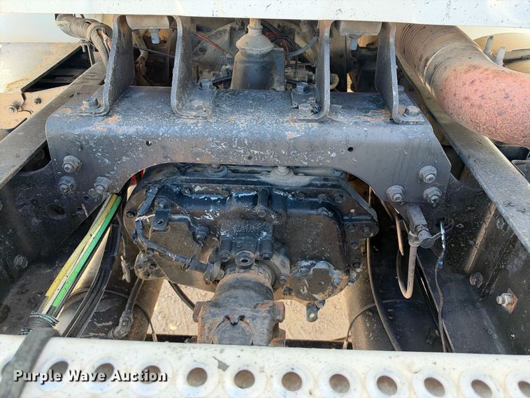 image for item FB8390 2000 International 8100 semi truck
