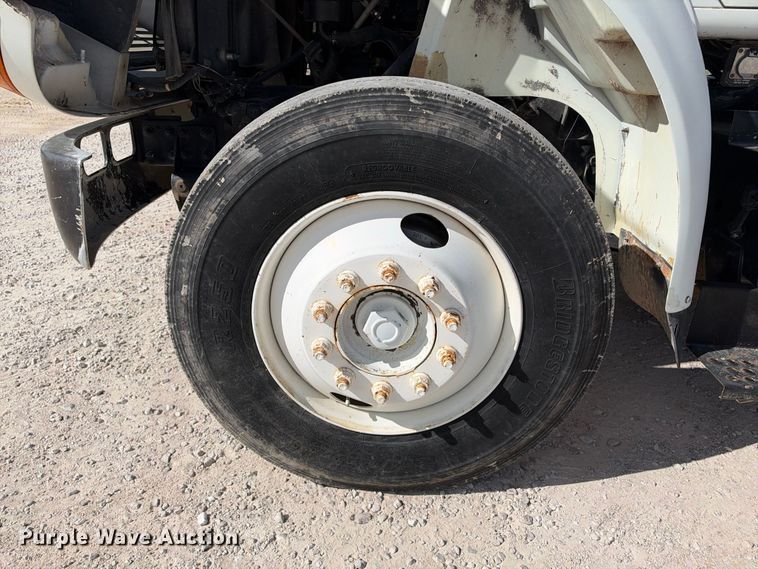 image for item FB8390 2000 International 8100 semi truck
