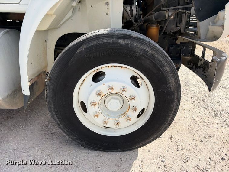 image for item FB8390 2000 International 8100 semi truck