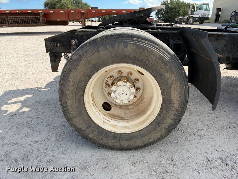 image for item FB8390 2000 International 8100 semi truck