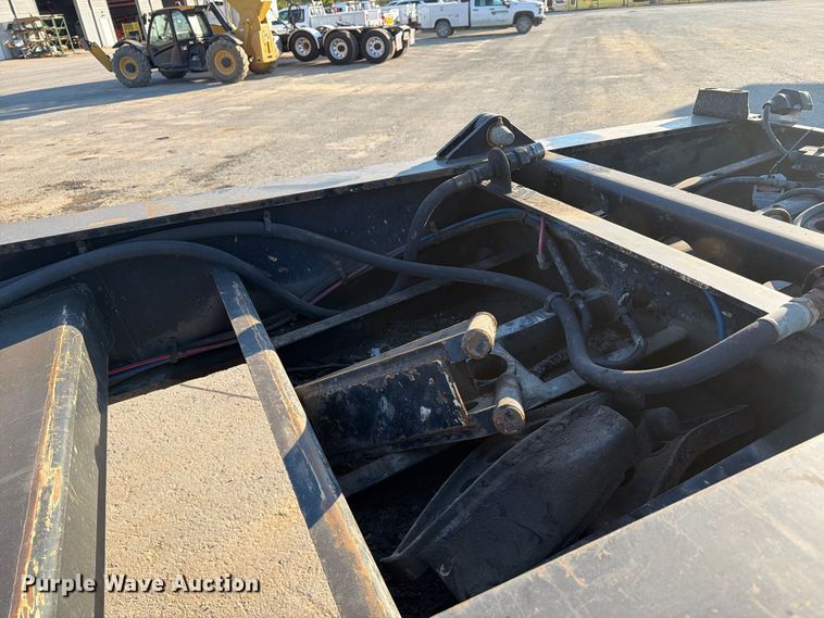 image for item FC3400 2013 Etnyre RTN55TD3-R4/5A-RA lowboy equipment trailer