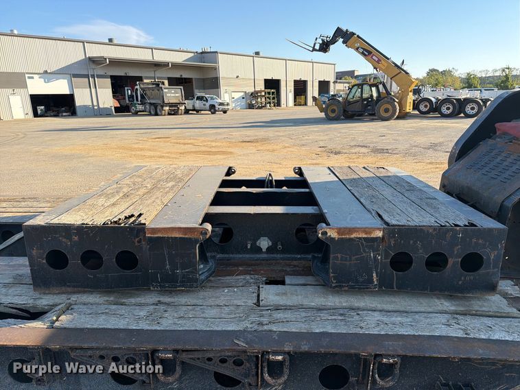 image for item FC3400 2013 Etnyre RTN55TD3-R4/5A-RA lowboy equipment trailer