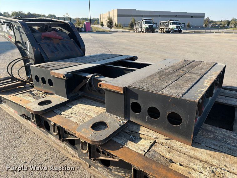 image for item FC3400 2013 Etnyre RTN55TD3-R4/5A-RA lowboy equipment trailer