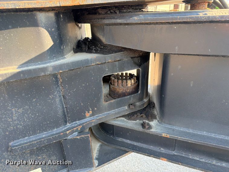 image for item FC3400 2013 Etnyre RTN55TD3-R4/5A-RA lowboy equipment trailer