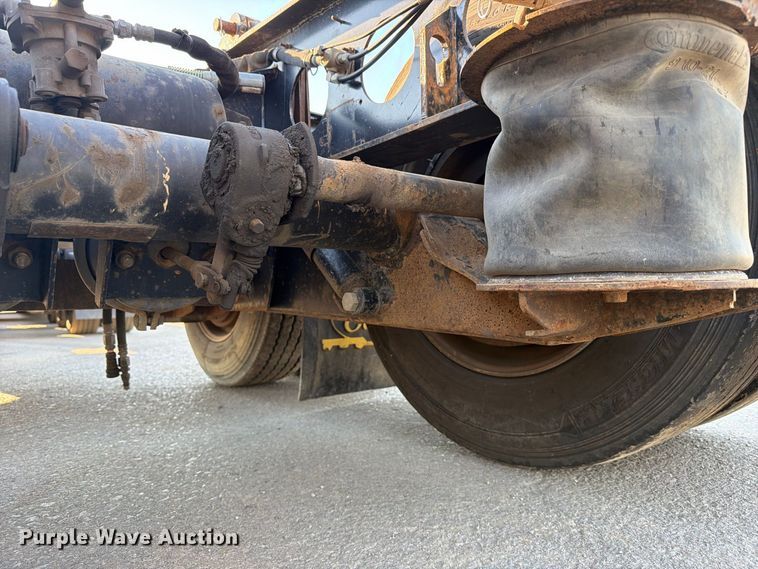 image for item FC3400 2013 Etnyre RTN55TD3-R4/5A-RA lowboy equipment trailer
