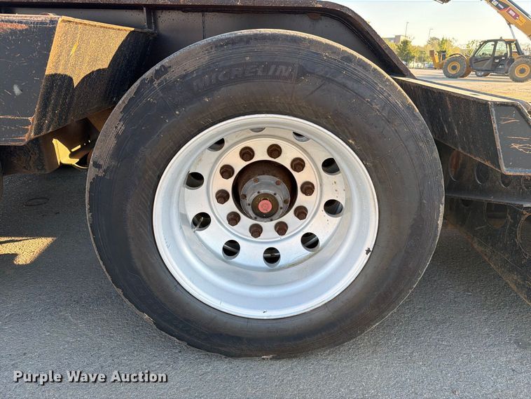 image for item FC3400 2013 Etnyre RTN55TD3-R4/5A-RA lowboy equipment trailer