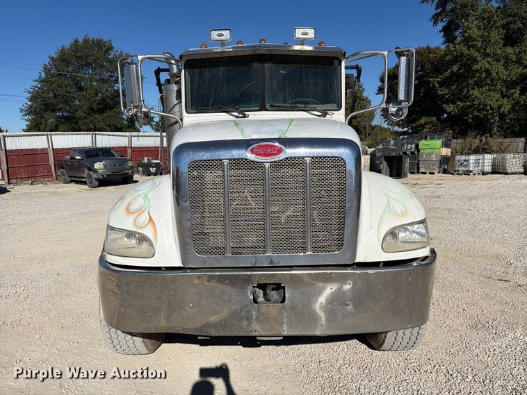 image for item FC3401 2005 Peterbilt 335 roll-off container truck