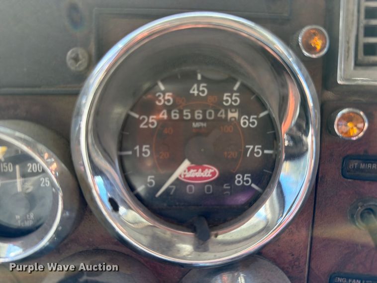 image for item FC3401 2005 Peterbilt 335 roll-off container truck