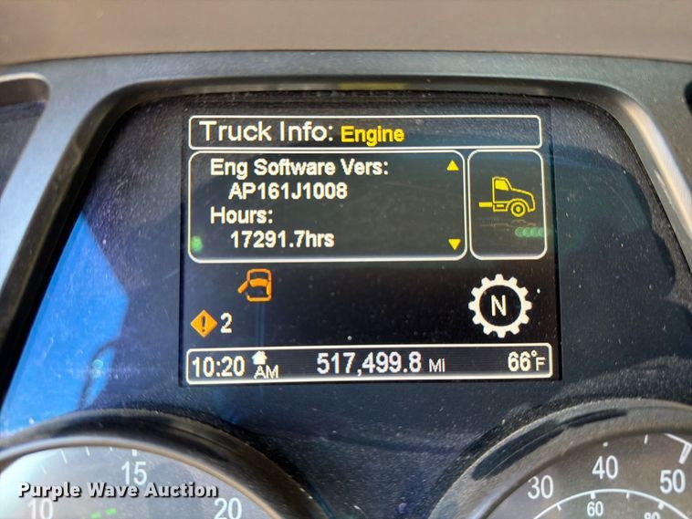image for item FC3402 2017 Peterbilt 579 truck cab and chassis