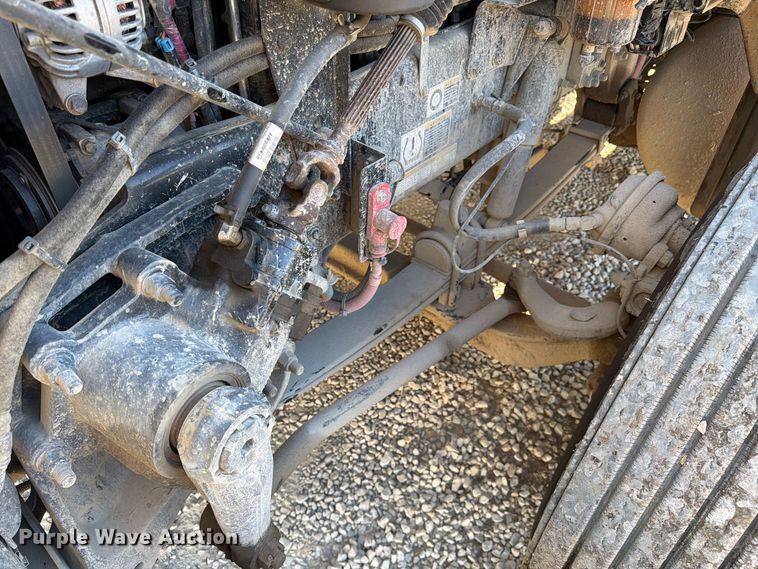 image for item FC3402 2017 Peterbilt 579 truck cab and chassis
