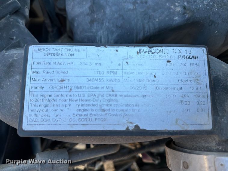 image for item FC3402 2017 Peterbilt 579 truck cab and chassis