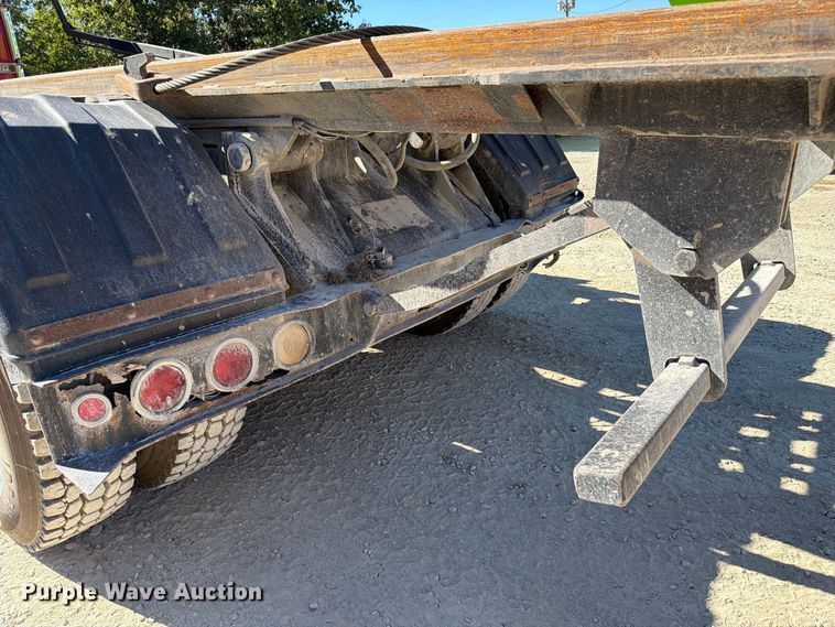 image for item FC3403 2007 Volvo Truck VHD roll-off container truck