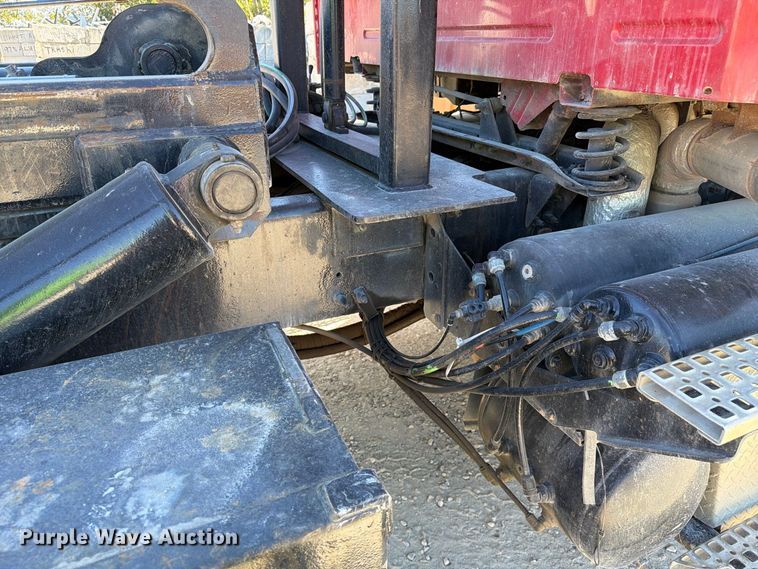 image for item FC3403 2007 Volvo Truck VHD roll-off container truck