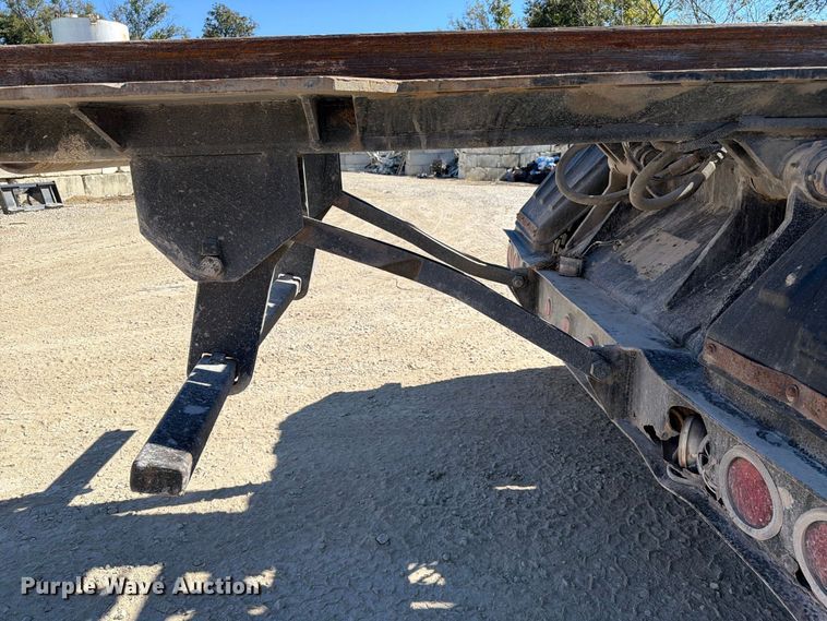 image for item FC3403 2007 Volvo Truck VHD roll-off container truck