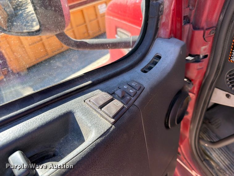 image for item FC3403 2007 Volvo Truck VHD roll-off container truck