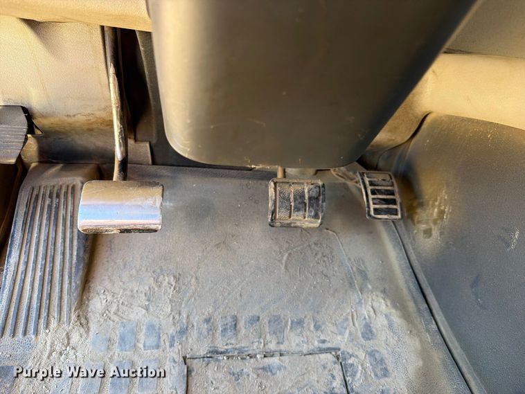 image for item FC3403 2007 Volvo Truck VHD roll-off container truck
