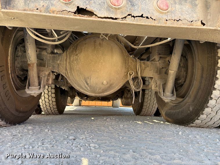 image for item FC3403 2007 Volvo Truck VHD roll-off container truck