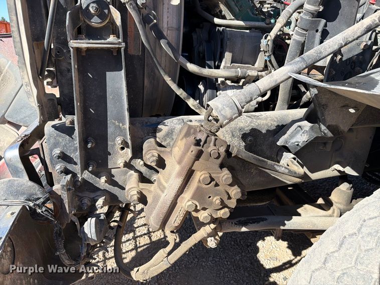 image for item FC3403 2007 Volvo Truck VHD roll-off container truck