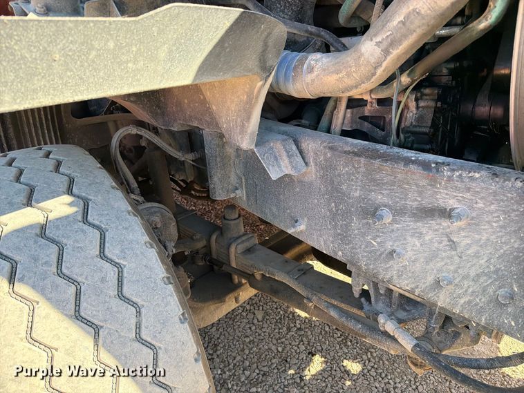 image for item FC3403 2007 Volvo Truck VHD roll-off container truck