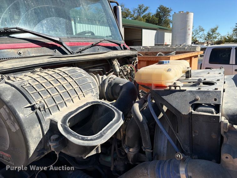 image for item FC3403 2007 Volvo Truck VHD roll-off container truck