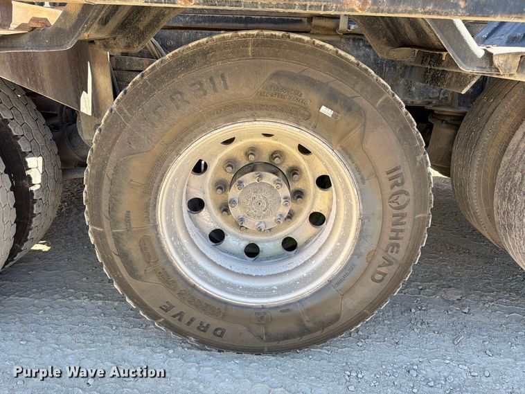 image for item FC3403 2007 Volvo Truck VHD roll-off container truck
