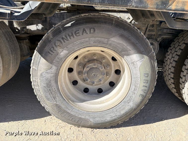 image for item FC3403 2007 Volvo Truck VHD roll-off container truck