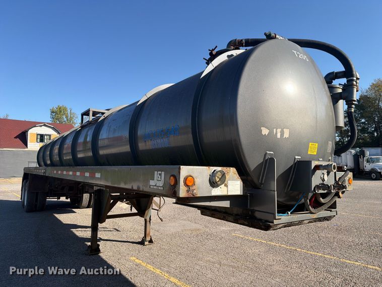 image for item FC3409 2012 J&J IS9 tank trailer