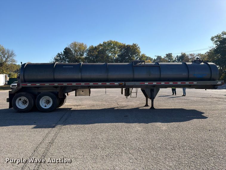 image for item FC3409 2012 J&J IS9 tank trailer