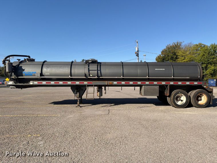 image for item FC3409 2012 J&J IS9 tank trailer