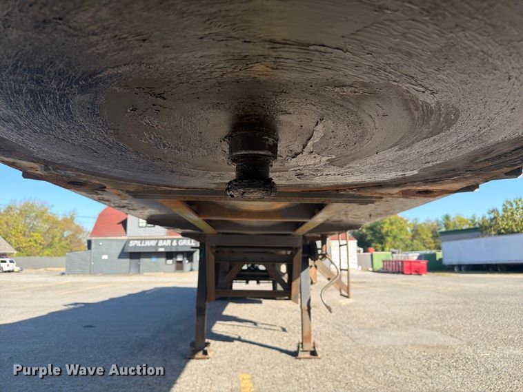 image for item FC3409 2012 J&J IS9 tank trailer