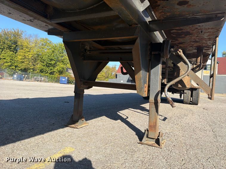 image for item FC3409 2012 J&J IS9 tank trailer
