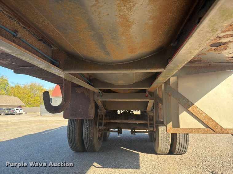 image for item FC3409 2012 J&J IS9 tank trailer