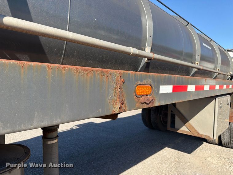 image for item FC3409 2012 J&J IS9 tank trailer