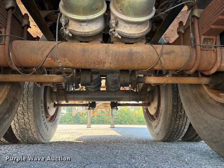 image for item FC3409 2012 J&J IS9 tank trailer