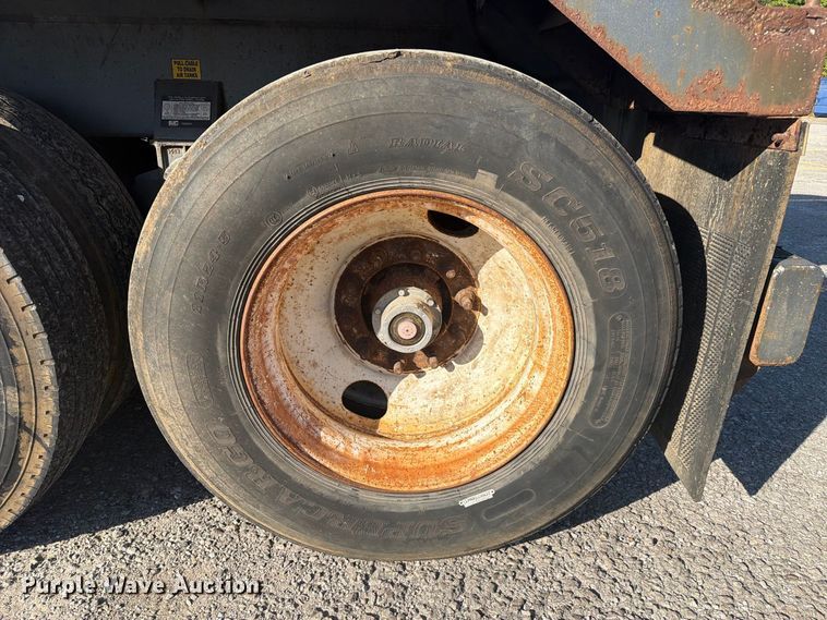 image for item FC3409 2012 J&J IS9 tank trailer