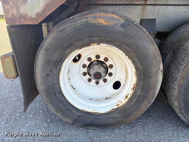 image for item FC3409 2012 J&J IS9 tank trailer