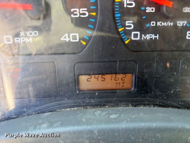 image for item FC3413 2005 International 4200 flatbed truck