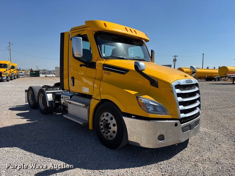 2021 Freightliner CASCADIA 126