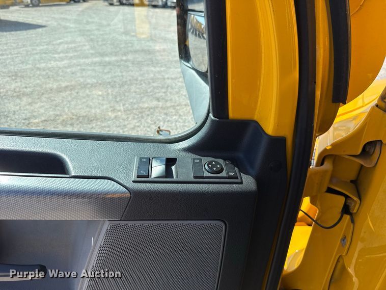 2021 Freightliner CASCADIA 126