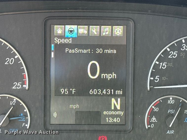 2021 Freightliner CASCADIA 126