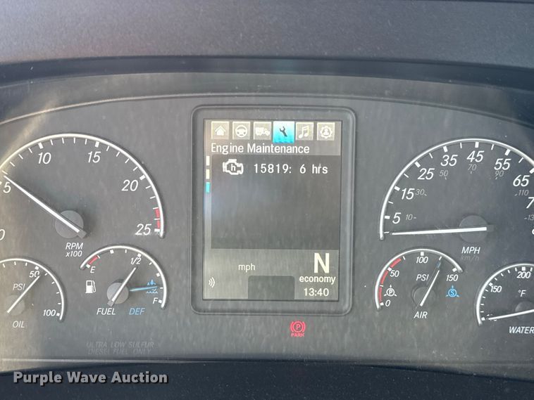 2021 Freightliner CASCADIA 126