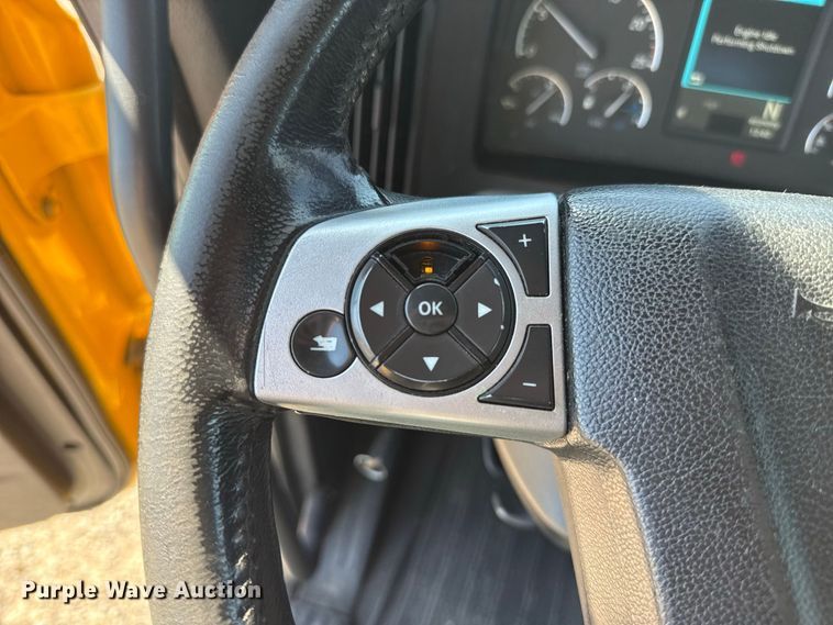 2021 Freightliner CASCADIA 126