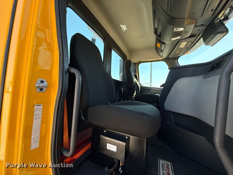 2021 Freightliner CASCADIA 126